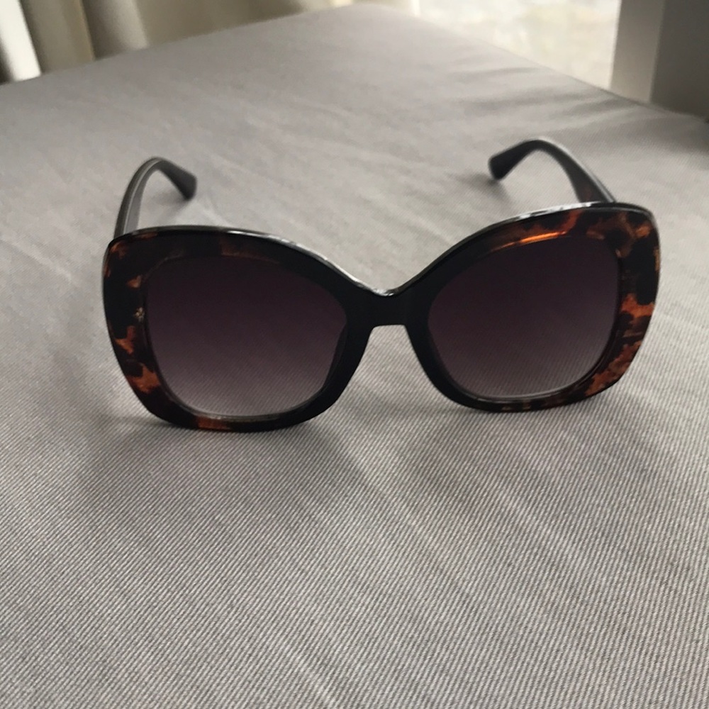 Torrid sunglasses - tortoise shell